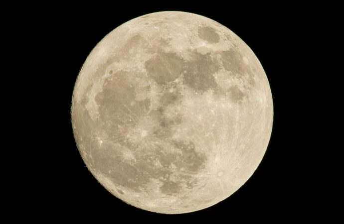 Lua Cheia Rosa poderá ser vista em todo país nesta terça-feira