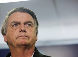 Ministro do STF autoriza PF a investigar vacina de Bolsonaro