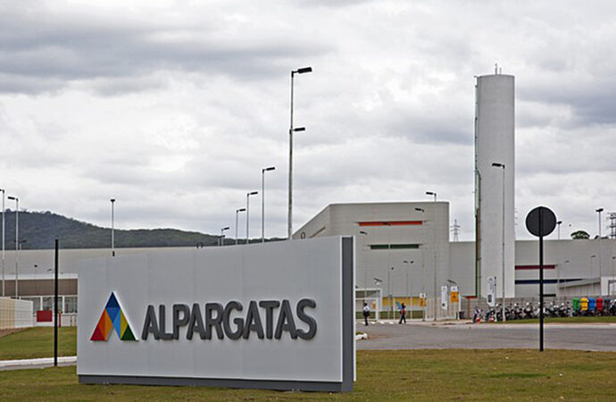 Alpargatas se posiciona sobre incêndio em um dos galpões da companhia em Campina Grande