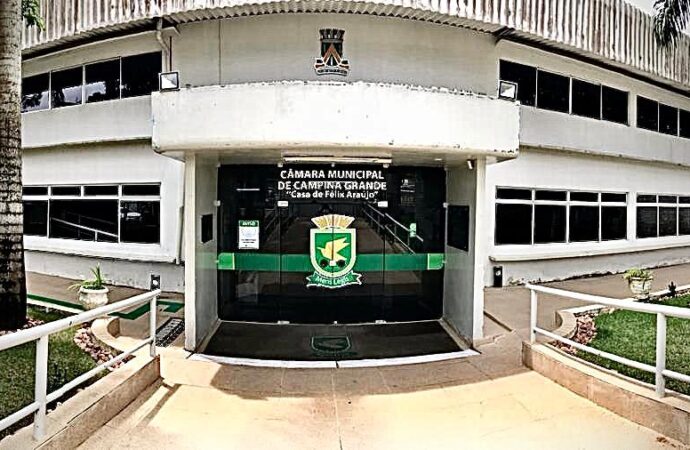 Vereadores de Campina Grande aprovam aumento de quase 40% em seus salários