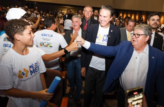 Programa Pé-de-Meia é formalizado pelo Ministério da Educação, na Paraíba