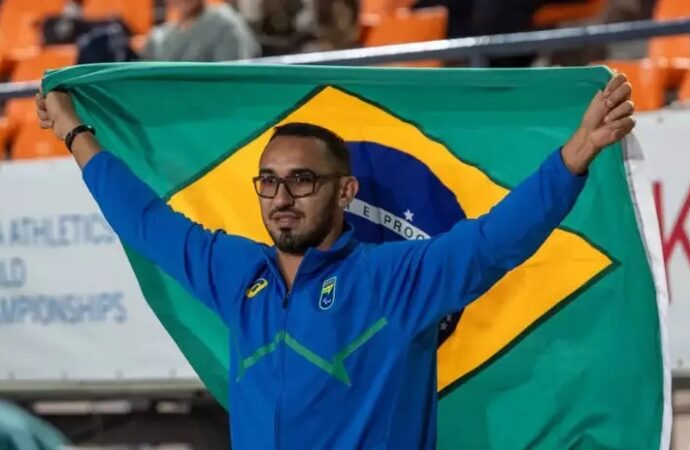 Paraibano é bicampeão no mundial de atletismo no Japão