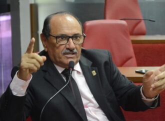Cícero decreta luto de três dias e nomeia escola municipal em homenagem a professor Gabriel