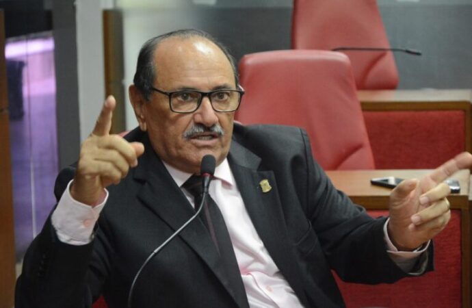 Cícero decreta luto de três dias e nomeia escola municipal em homenagem a professor Gabriel