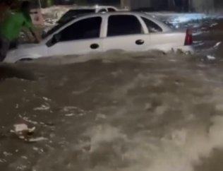 Chuva provoca alagamentos em diversos bairros de Campina Grande e pedal é adiado