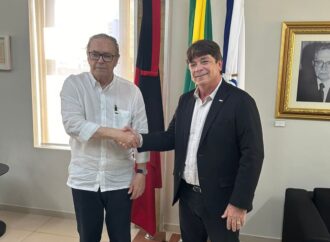 Presidente da FIEPB discute integração entre Indústria e Comércio em reunião na Fecomércio