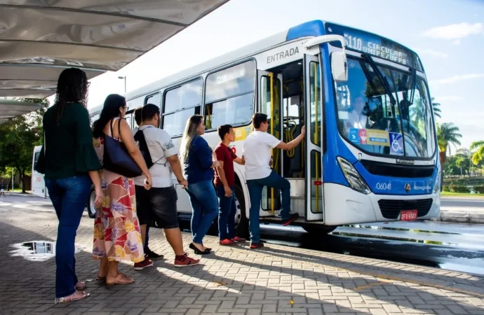 Obra de novo terminal de ônibus muda trânsito no Centro de João Pessoa
