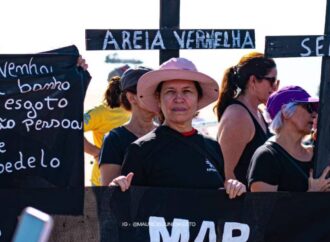 Esgoto no mar: manifestação na orla pede socorro pelas praias e rios em João Pessoa