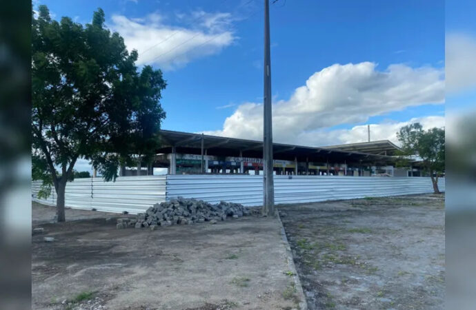 Empresa inicia reforma em obra milionária e abandonada na Paraíba