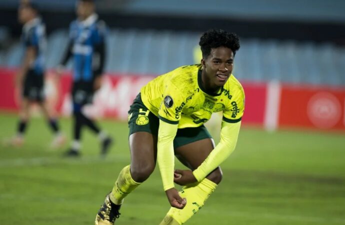 Libertadores: comemoração de Endrick em gol do Palmeiras gera confusão com jogadores do Liverpool