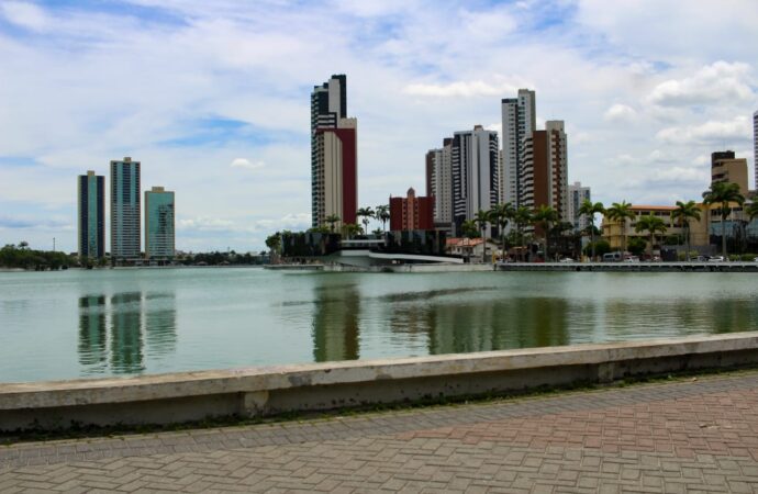 Vereador de Campina Grande pede instalação de banheiros químicos no Açude Velho