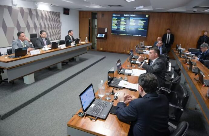 Comissão do Senado aprova projeto que permite castração química para reincidentes em crimes sexuais