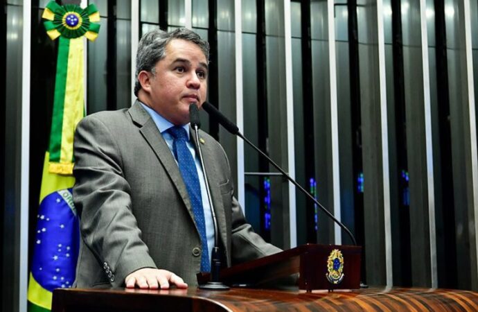 Efraim Filho comemora acordo com Governo Federal pela continuidade da desoneração: “solução possível”