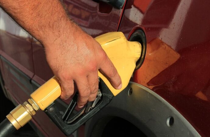 Prefeitura de Montadas compra gasolina e diesel suficientes para dar 85 voltas ao redor da Terra