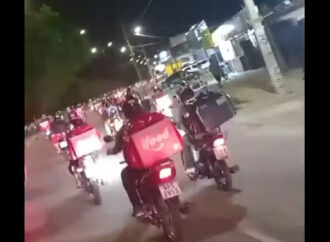 Motoboy sofre agressão e realiza protesto em João Pessoa