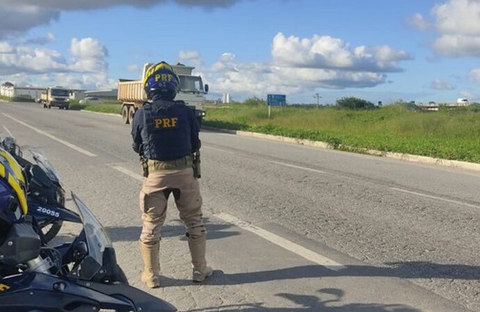 Homem Suspeito de Liderar Grupo Criminoso em Cabedelo, Paraíba, é Detido pela PRF