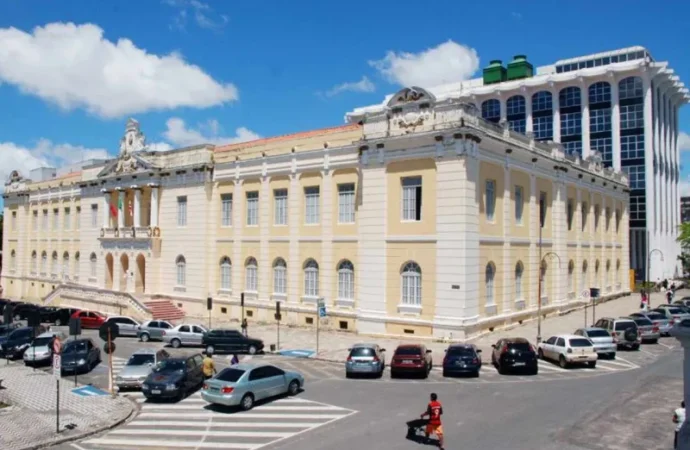 Lei que institui leitura bíblica nas escolas da Paraíba é derrubada pela Justiça