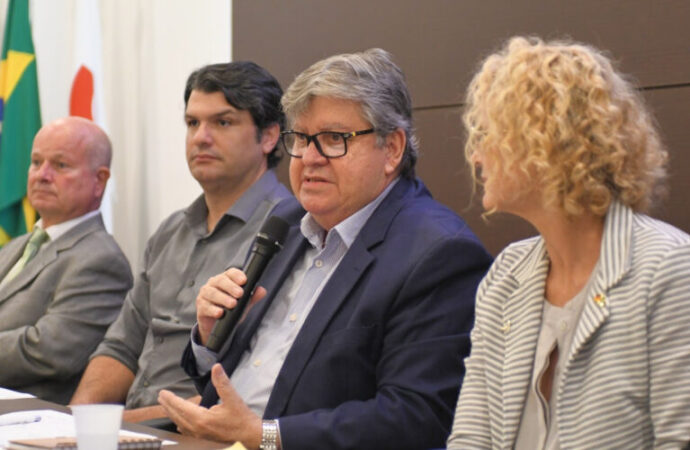 Governo da Paraíba anuncia pagamento da primeira parte do 13° em junho