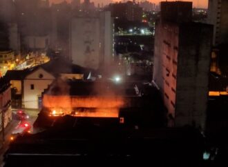 Incêndio atinge imóvel no Centro Histórico de João Pessoa