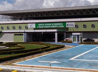 Morre motorista carbonizado em colisão entre caminhões na BR-101, na Paraíba
