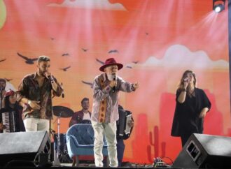 Biliu de Campina anuncia despedida dos palcos e afilhados musicais realizam tributo no Parque do Povo