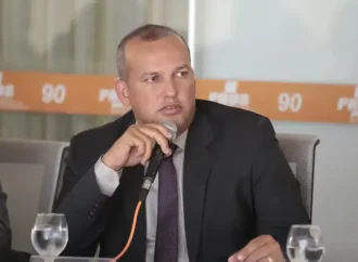 Presidente do Solidariedade se entrega à Polícia Federal após três dias foragido