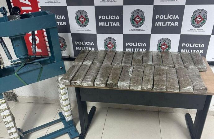 PM intercepta carregamento de 25 quilos de drogas e prende dois homens na Paraíba