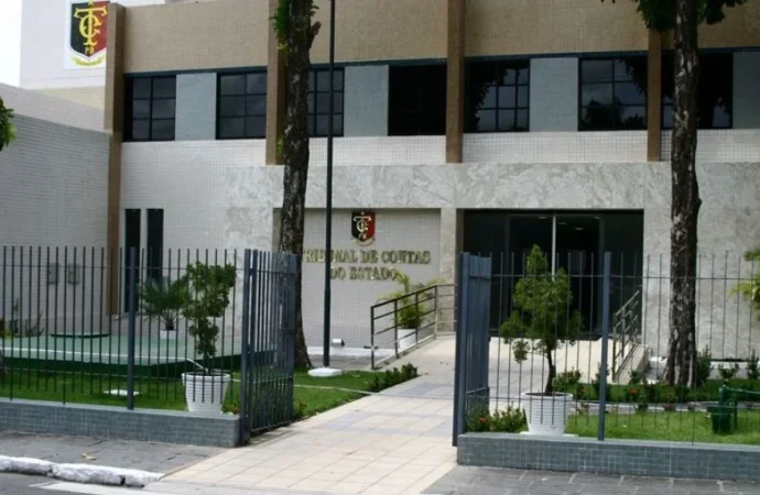 Juazeirinho tem número de servidores temporários 39% maior que efetivos, segundo levantamento do TCE-PB