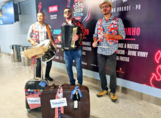 Aeroportos de João Pessoa e Campina Grande se Transformam em Arraiás para Receber Turistas