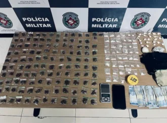Polícia prende suspeito de tráfico na praça do bairro dos Bancários, em João Pessoa