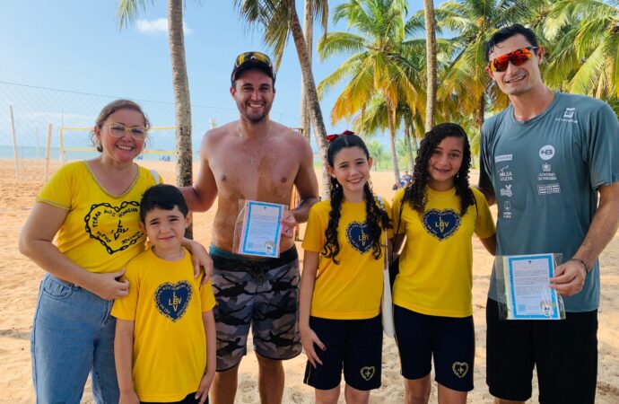 André Stein e George Wanderley recebem incentivo de crianças da LBV para as Olimpíadas de Paris no vôlei de praia
