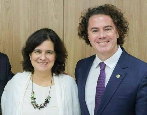 Veneziano amplia recursos federais destinados a área da saúde de Campina Grande