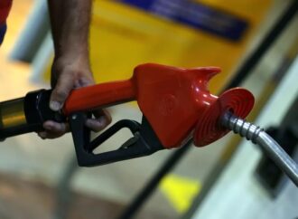 Petrobras anuncia aumento de preço da gasolina e do gás de cozinha