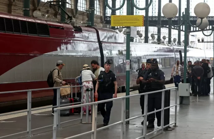 Ataques afetam sistema ferroviário da França às vésperas dos Jogos Olímpicos de Paris