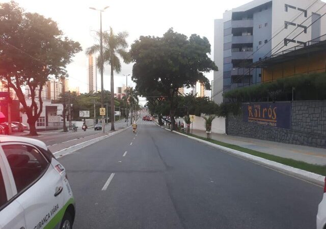 Avenida Epitácio Pessoa, em João Pessoa, tem trecho bloqueado neste domingo (7)