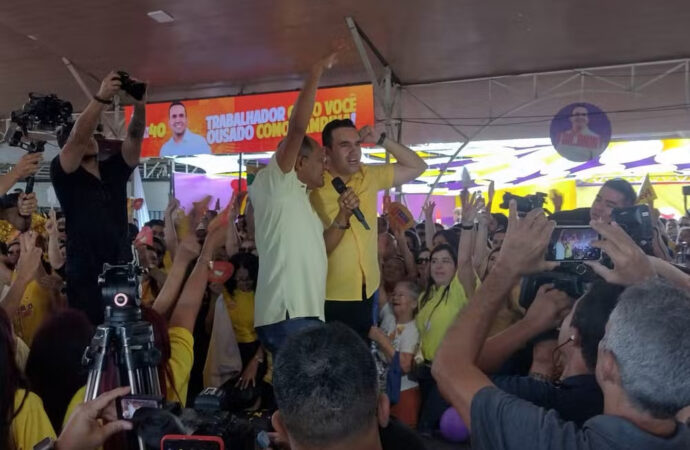 Candidato Jhony Bezerra vai ás ruas durante agenda em Campina Grande