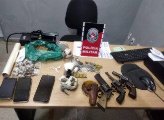 Adolescentes são apreendidos com armas e drogas em Campina Grande