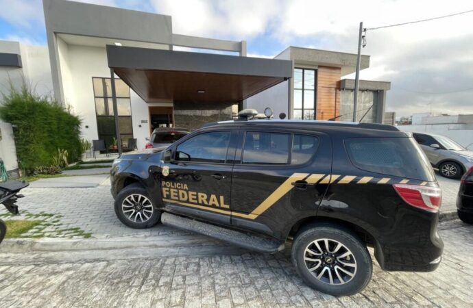 Polícia Federal cumpre mandados em Campina Grande contra suspeita de desvios em hospital