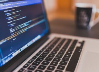 Ri Happy oferece 10 mil bolsas de estudo para bootcamp de tecnologia