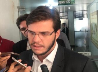 Bruno Cunha Lima e Alcindor são alvos de ação por arrecadação e gastos ilícitos durante campanha