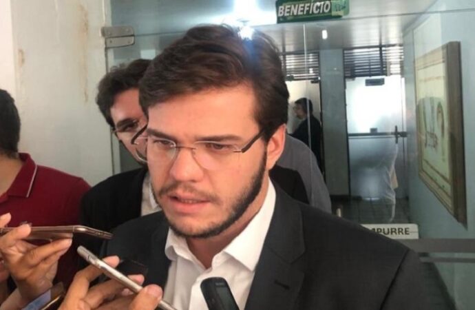 Bruno Cunha Lima e Alcindor são alvos de ação por arrecadação e gastos ilícitos durante campanha
