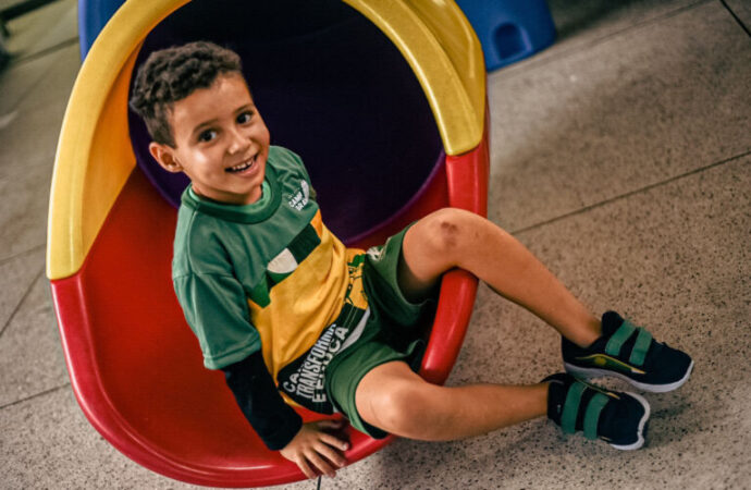 Educação de Campina abre matrícula para novatos e também informa escolas com vagas esgotadas