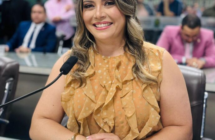 “Aquela voz que não se calou, não vai se calar em prol dos animais e das principais demandas sociais”, diz Waléria Assunção durante posse