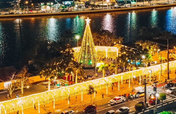 Natal Iluminado se despede com programação musical nos dois polos de apresentação