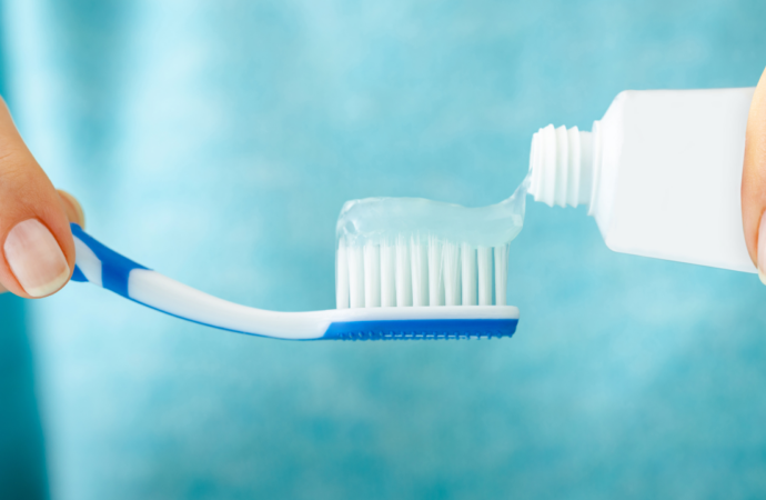 Anvisa suspende creme dental da Colgate após relatos de reações