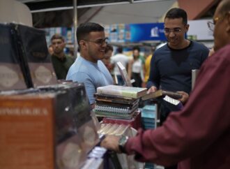 Feira do Livro da Consciência Cristã registra grande presença de público durante o evento