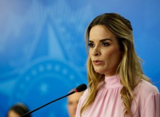 Senadora Daniella apresenta projeto para dar mais segurança a mulheres que viajam sozinhas