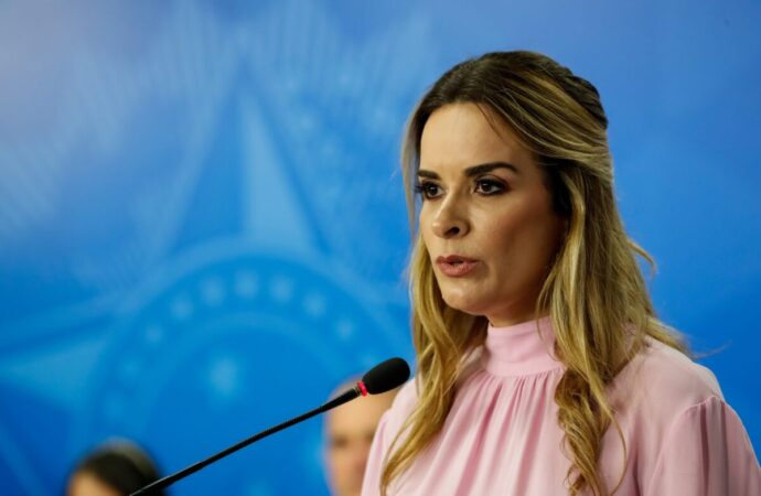 Senadora Daniella apresenta projeto para dar mais segurança a mulheres que viajam sozinhas