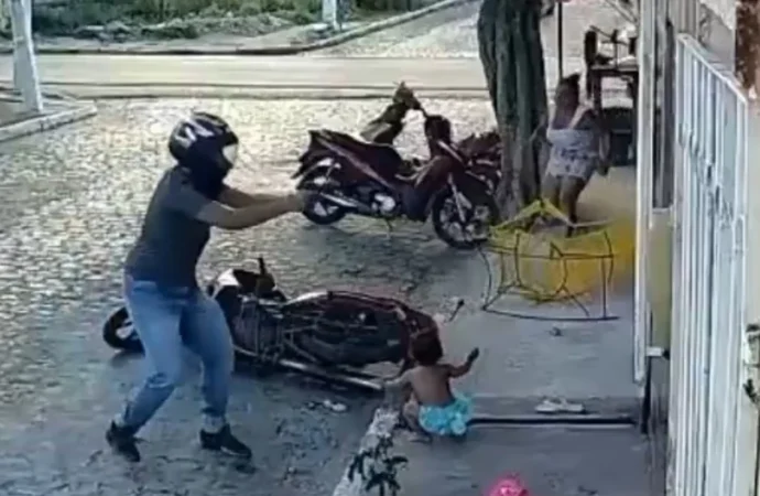 Criança em linha de fogo de 15 tiros na PB é o retrato do lugar da infância no país