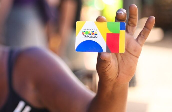 Datas de pagamento do Bolsa Família e do Auxílio Gás é antecipado; confira